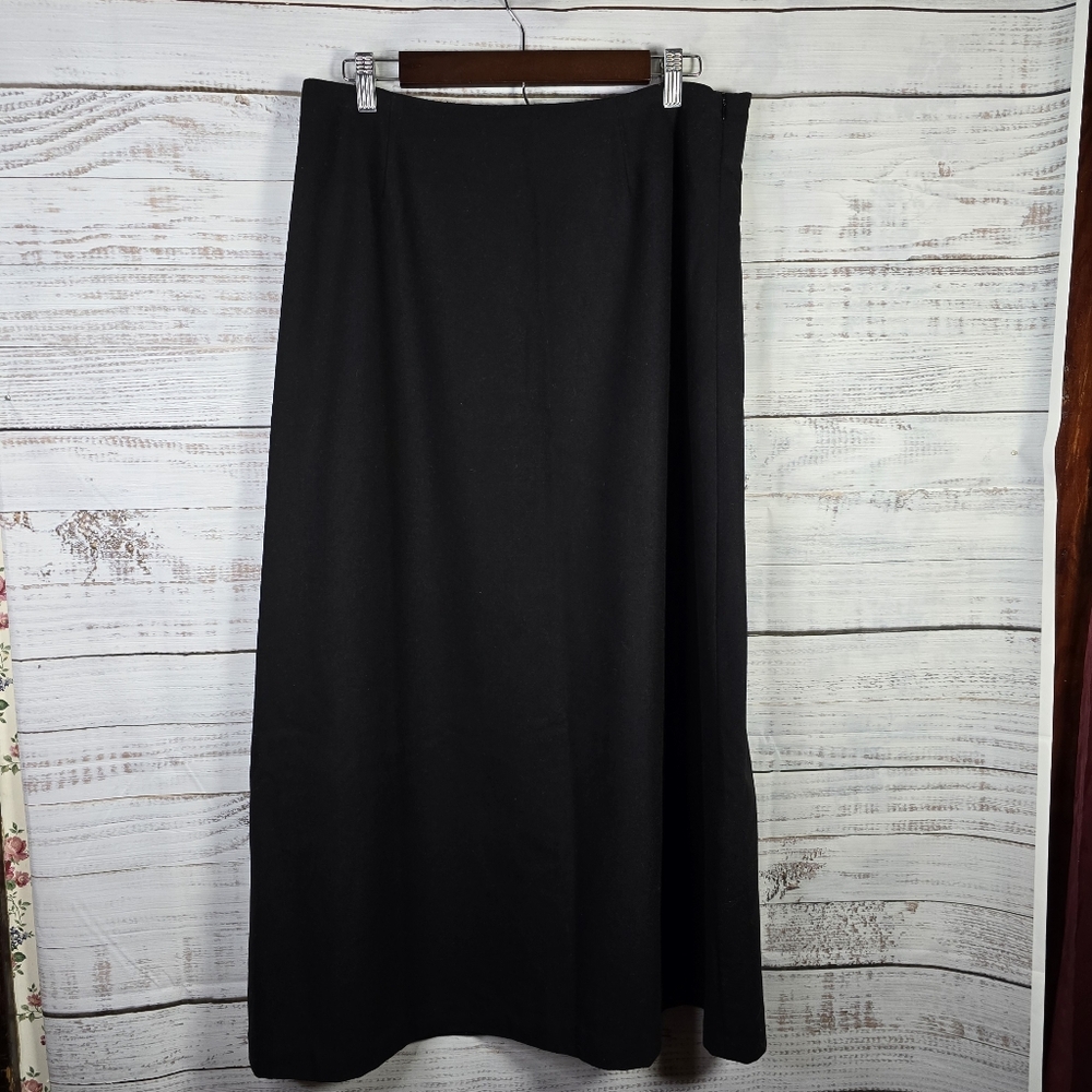 Chadwicks Wool Blend Black Midi Skirt Size 12 Classic Career‎ Office